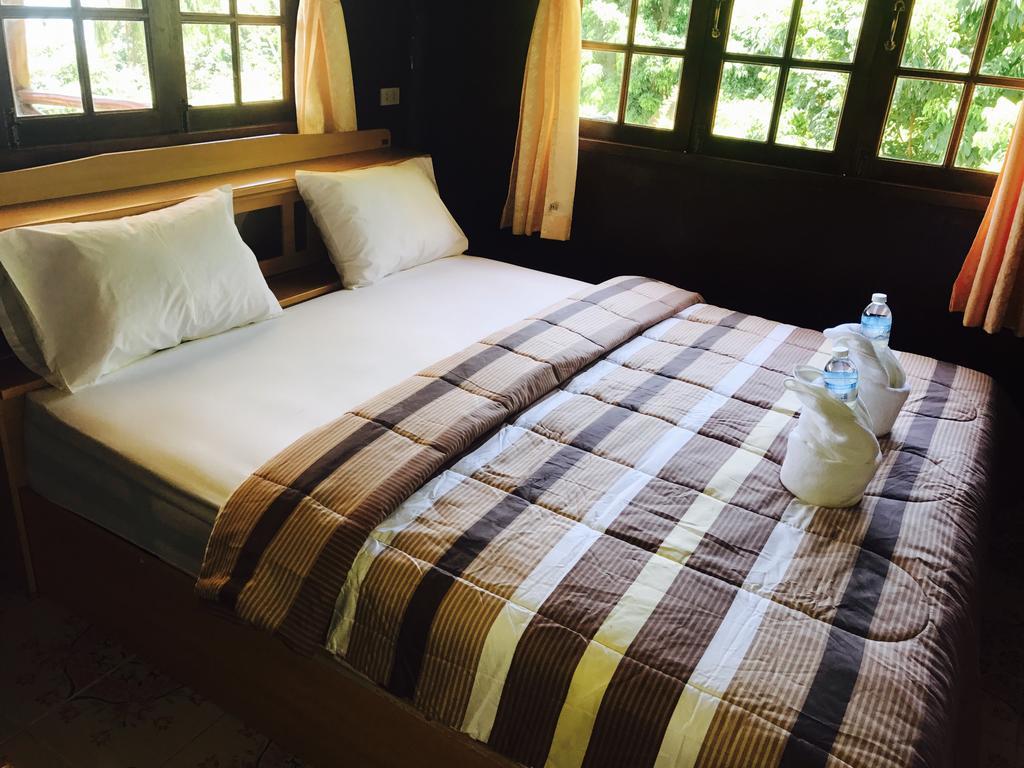 Sunyo Garden Guesthouse Baan Tai Exterior foto